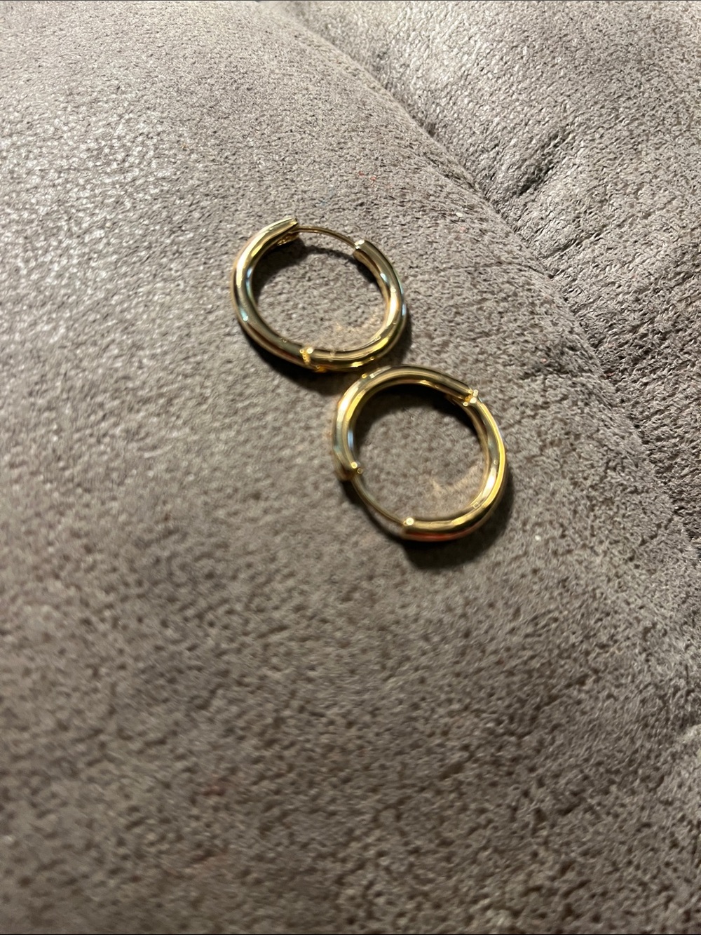 Gold Hoop Earrings - Classic Women’s Huggie Hoops 1883